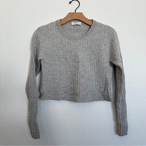 grey aritzia babaton cropped sweater